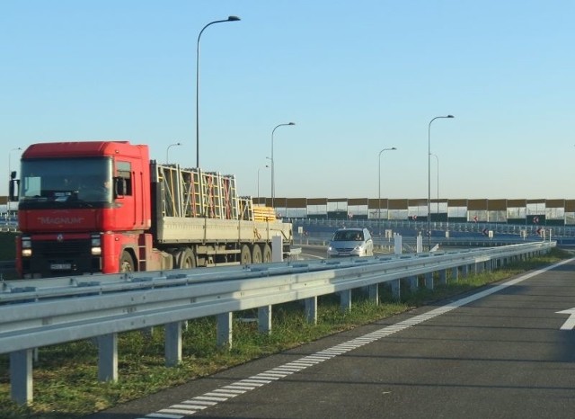 Kiedy i jak zapłacimy za przejazd autostradą A4 z Rzeszowa do KrakowaZjazd z autostrady A4 koło Rzeszowa.