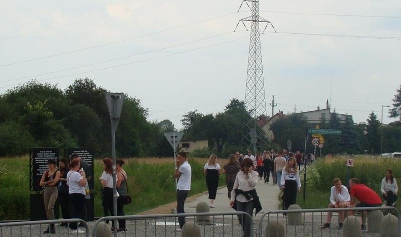 Powiat oświęcimski. Będzie nowa droga w Brzezince. Odsuną ruch samochodowy od Bramy Śmierci byłego obozu Auschwitz II - Birkenau[ZDJĘCIA]