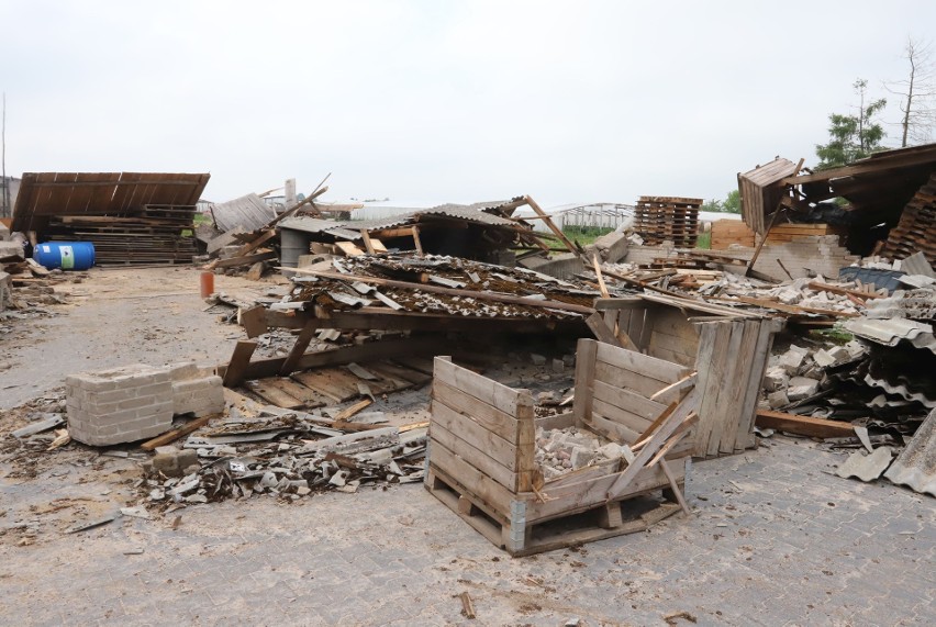 Gwałtowna burza przeszła przez gminę Klwów 22 czerwca. Są potężne zniszczenia (ZDJĘCIA)