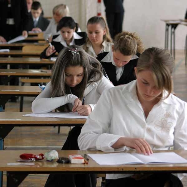 Do dzisiejszego egzaminu przystąpiło prawie 33 tys. uczennic i uczniów gimnazjów na Podkarpaciu