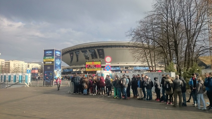 IEM 2017 Katowice: 10 godzin w kolejce! I dali radę Jak zdobyć bilet na IEM WIDEO ZDJĘCIA