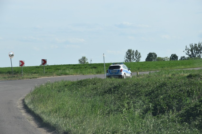 Jeden z policjantów został ranny w nogę, drugi w brzuch....