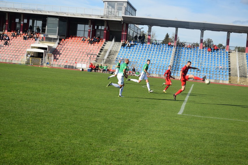 Mecz kontrolny. Wisła Sandomierz - Radomiak Radom 2:1. Trzecioligowiec lepszy od pierwszoligowca [ZDJĘCIA]