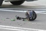 Wypadek motocyklisty na ul. Granicznej we Wrocławiu. Mężczyzna został przewieziony do szpitala