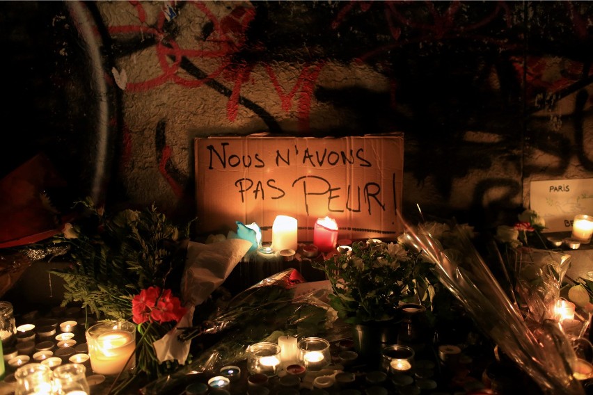 Zamachy w Paryżu. Masakra i żałoba w Paryżu [ZDJĘCIA, WIDEO]