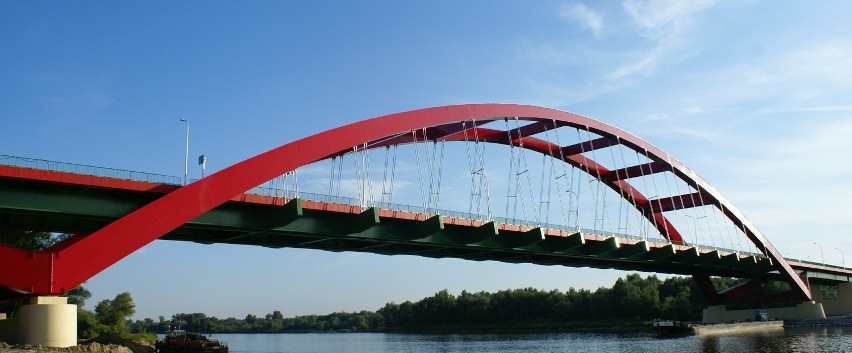 Most im. Jana Pawła II w Puławach jest najdłuższym mostem...