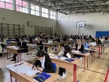 Matura 2023 z matematyki w Sandomierzu. Tak pisali uczniowie w II Liceum Ogólnokształcącego i "Katolika". Zobacz zdjęcia 