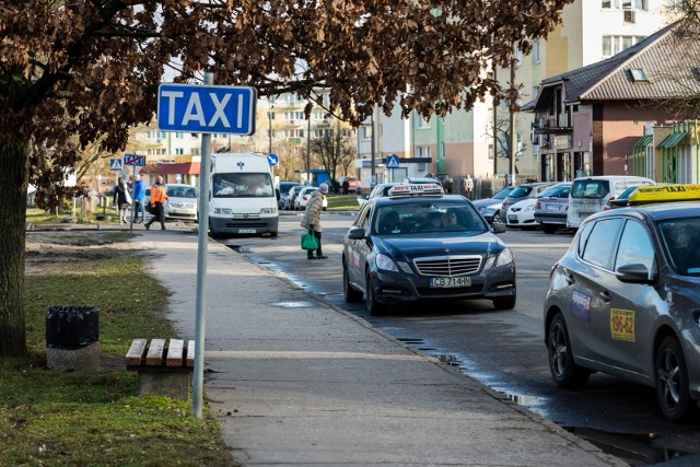 Miasto nie ma zamiaru zamieniać części miejsc postojowych dla taksówek w Bydgoszczy na miejsca parkingowe