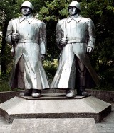 Pomnik wdzęczności Armii Czerwonej w Czeladzi na Piaskach został wyburzony. W Zagłębiu zostało jeszcze kilka ZDJĘCIA