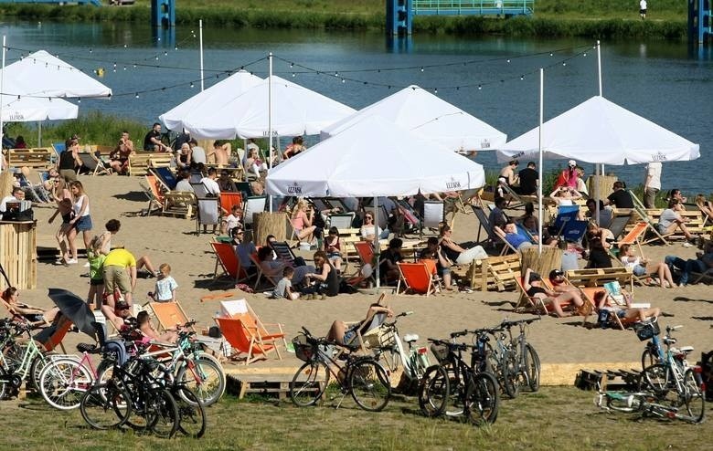 Stara Odra Beach Bar to kolejna plaża, na której już za...