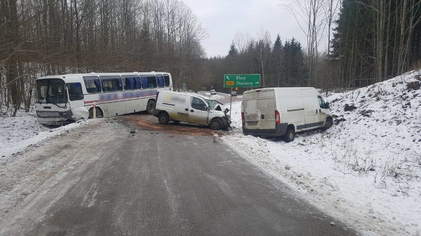 Z dotychczasowych ustaleń policjantów wynika, że zbliżając...