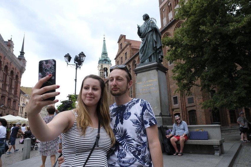 „Gdzie mieszka ojciec Rydzyk?” - czyli o co pytają turyści w Toruniu. Ich tajemnice zdradzają przewodnicy