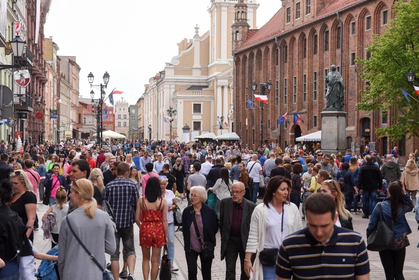„Gdzie mieszka ojciec Rydzyk?” - czyli o co pytają turyści w Toruniu. Ich tajemnice zdradzają przewodnicy