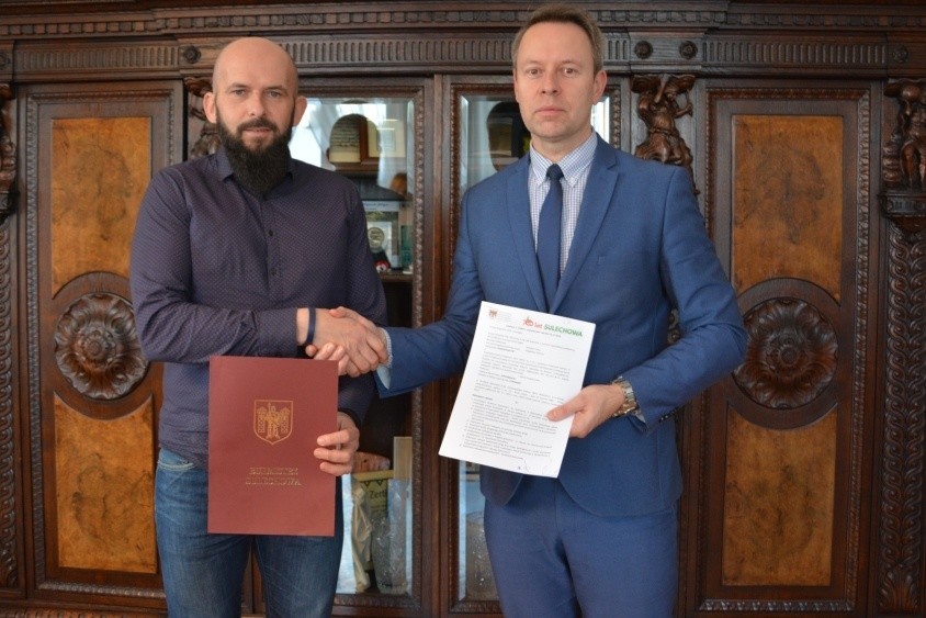 Podpisanie umowy na remont ulicy Koszarowej w Sulechowie