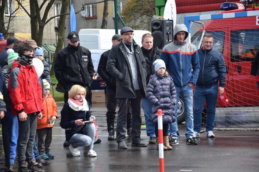 Wyjątkowy piknik strażacki w Zawierciu: Strażacy chcą pomóc 12-letniemu Mikołajowi ZDJĘCIA