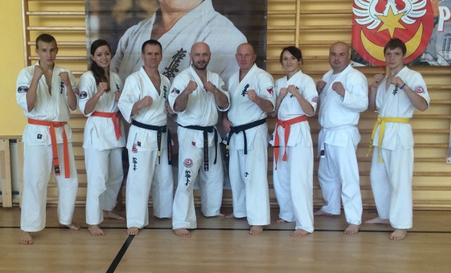 Reprezentanci Szydłowieckiego Klubu Karate Kyokushin Mushin podczas seminarium w Gromniku.