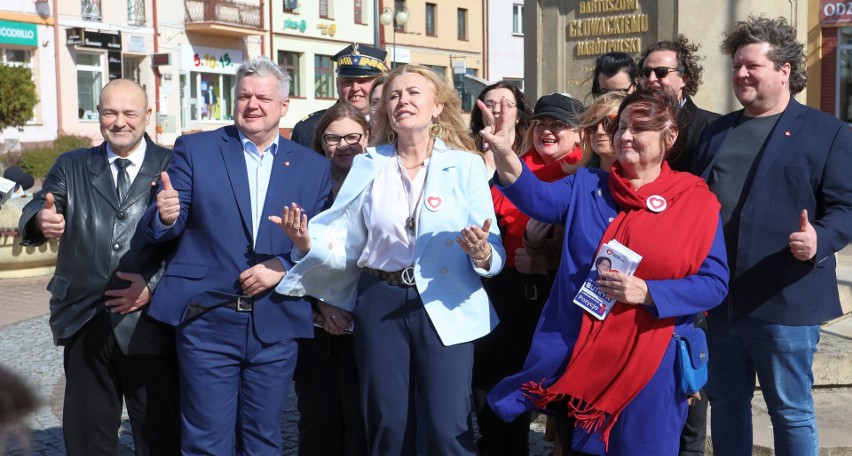 Wybory 2024. Europoseł Elżbieta Łukacijewska w Tarnobrzegu zachęcała do głosowania na kandydatów Koalicji Obywatelskiej