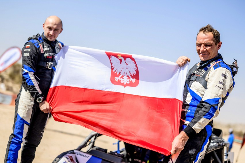 Polskie załogi robiły show na etapach, ale Rajd Dakar...