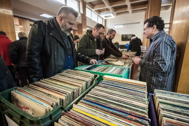 Oprócz muzyki, którą można znaleźć w sieciowych sklepach muzycznych, podczas Giełdy Muzycznej GraMuzyka można kupić również niezależne wydawnictwa.