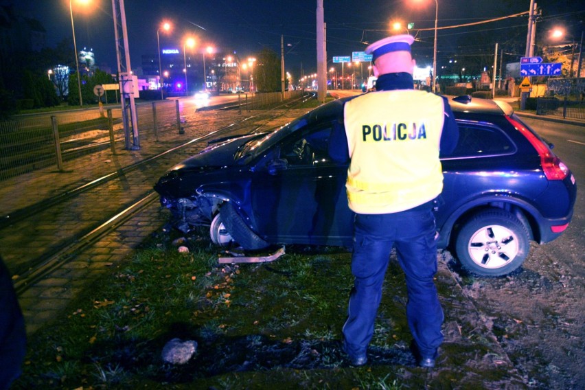 Wypadek na przystanku przy ul. Legnickej, 23.11.2018