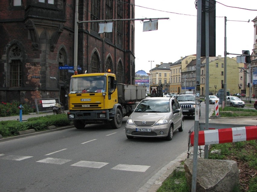 Wrocław: Utrudnienia na ul. Kazimierza Wielkiego