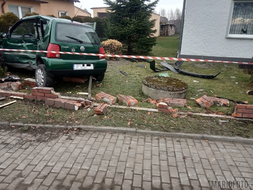 W Chróścicach na ul. Ligonia samochód osobowy uderzył w...