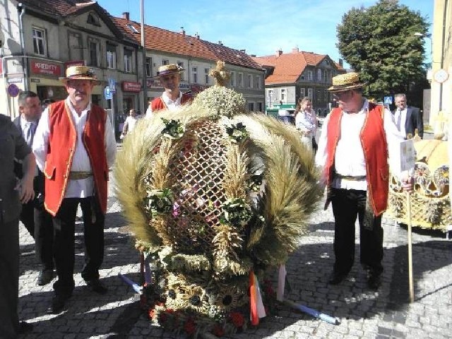 Delegacja wieńcowa z Grębocic zajęła III miejsce w konkursie na najpiękniejszy wieniec.