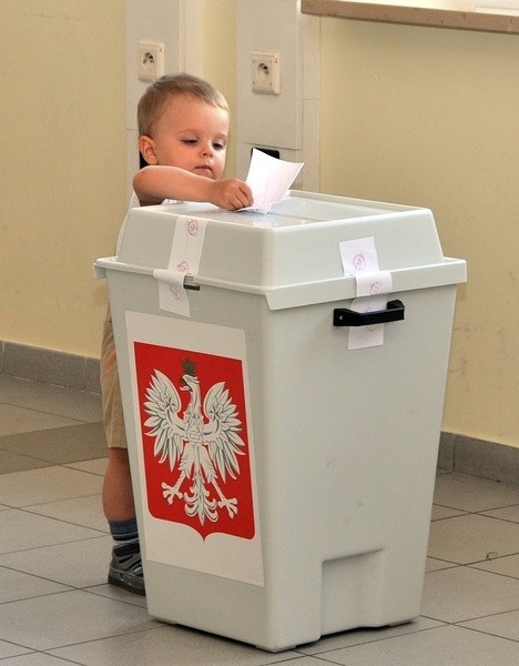 W wyborach prezydenckich głosy do urn wrzucają również najmłodsi Polacy.
