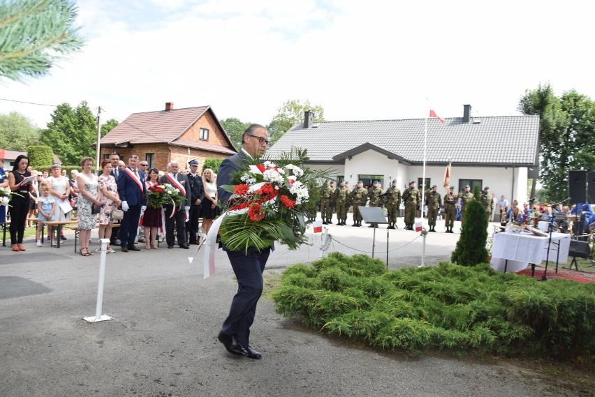 Mieszkańcy uhonorowali 11 chłopów z Masłomiącej zamordowanych w obozie Gross-Rosen [ZDJĘCIA]