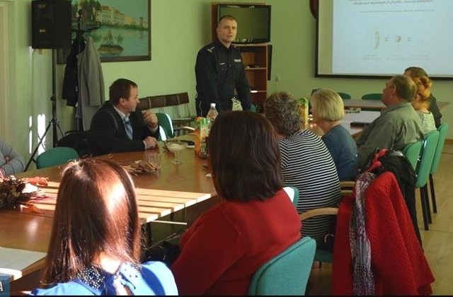 W spotkaniu pod hasłem „Odpowiedzialny sprzedawca” wziął też udział inspektor Jakub Kosiń, komendant kazimierskiej policji.