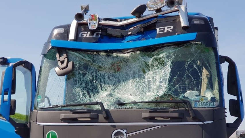 Wypadek na autostradzie A4 koło Krapkowic. Mężczyzna skoczył...