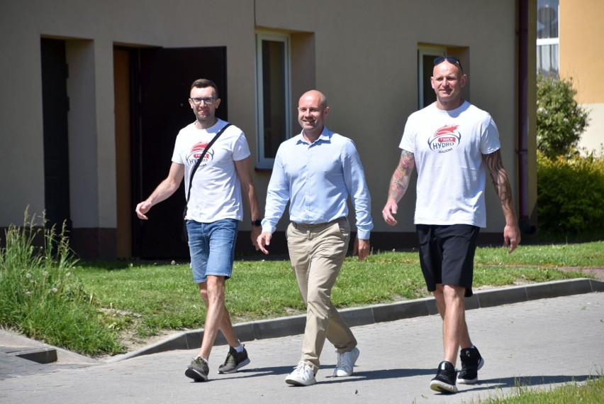 Koszykarze Hydrotrucku Radom odwiedzili pensjonariuszy w Krzyżanowicach. Zobacz zdjęcia