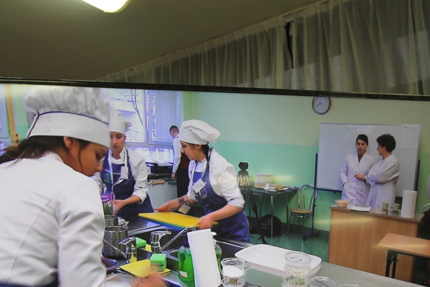 Uczennice szkoły Zakładu Doskonalenia Zawodowego w Radomiu zdobyły laury w konkursie kulinarnym