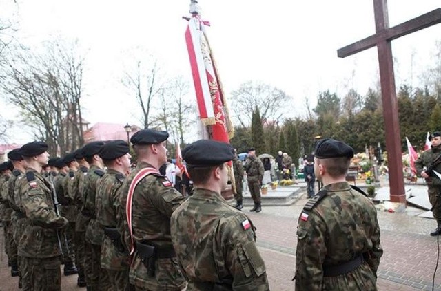 Uroczyste obchody rozpoczną się o godzinie 17:00 w poniedziałek pod Krzyżem Katyńskim na Cmentarzu Komunalnym w Ustce.