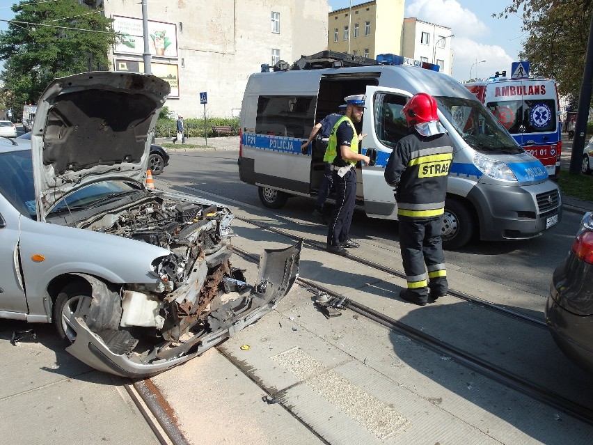 Wypadek na skrzyżowaniu ulic Gdańskiej i Skłodowskiej-Curie...