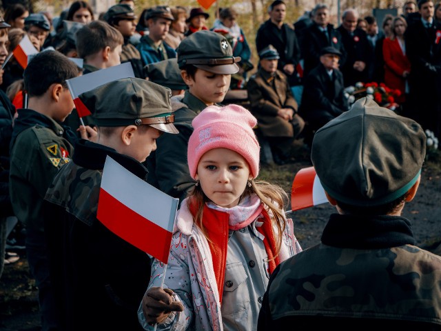 Kwiaty w miejscach pamięci i otwarcie wystawy poświęconym wybitnym postaciom z historii Zagłębia - tak Sosnowiec świętował Dzień Niepodległości. Zobacz kolejne zdjęcia. Przesuwaj zdjęcia w prawo - naciśnij strzałkę lub przycisk NASTĘPNE