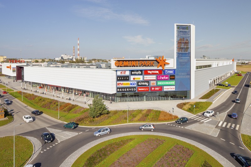 Galeria Handlowa Gemini Park mieści się przy trasie DK1 w...