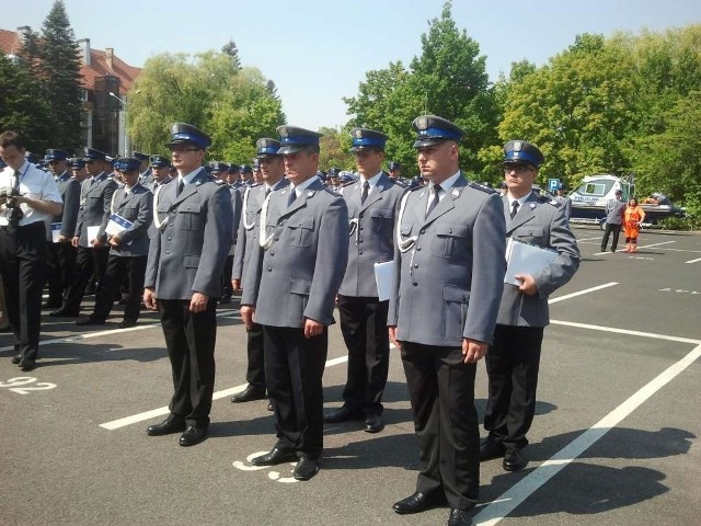 Najlepsi dzielnicowi (w pierwszym rzędzie - najlepsi dzielnicowi z powiatu poznańskiego)