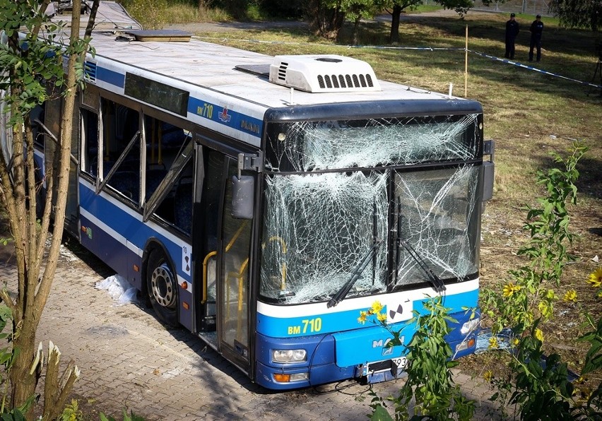 Wrocław: Tak wygląda autobus po wybuchu bomby