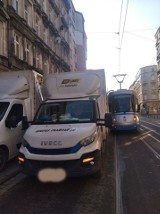 Auto blokowało torowisko. Tramwaje linii 7 nie jeździły