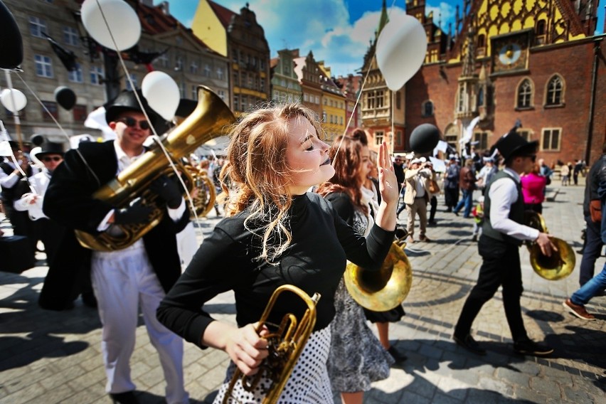 Jazzowa parada na ulicach Wrocławia