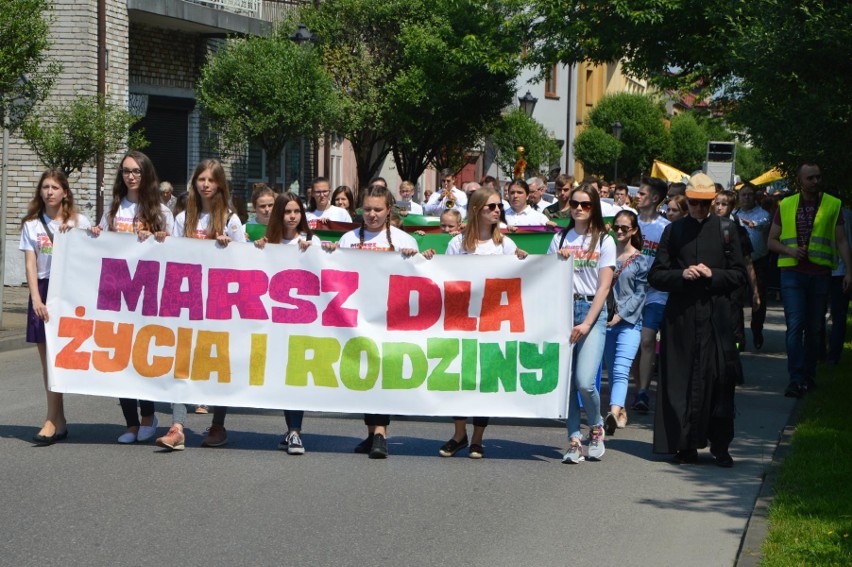Marsz dla Życia i Rodziny 2018 w Łowiczu [Zdjęcia]