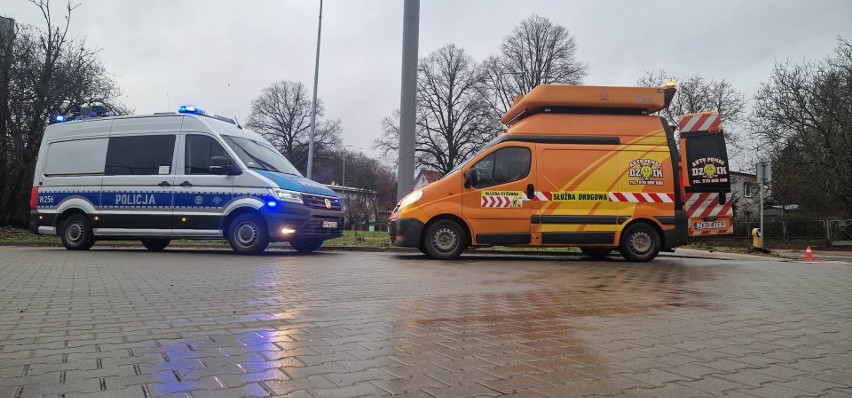 Kolizja na ulicy Zwycięstwa w Koszalinie. Kierowca toyoty uciekł [ZDJĘCIA]