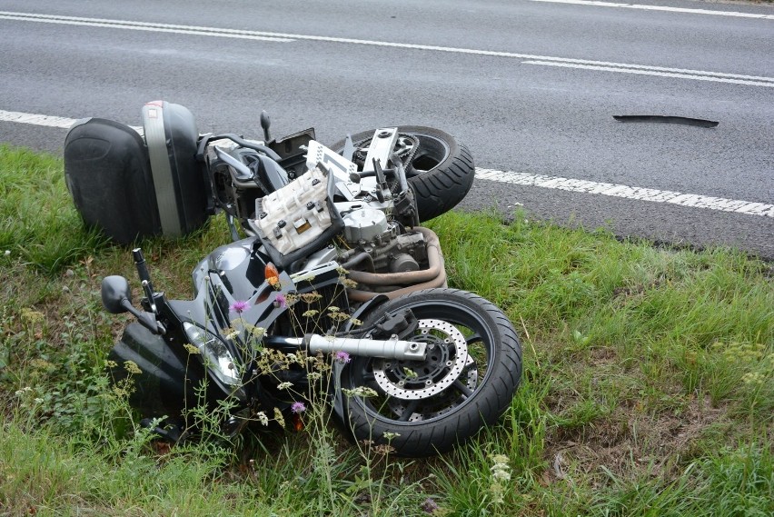 Zderzenie trzech aut osobowych oraz motocykla w okolicach...