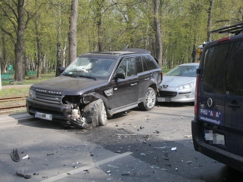 Wypadek na skrzyżowaniu ul. Konstantynowska i al. Unii - są ranni [ZDJĘCIA]