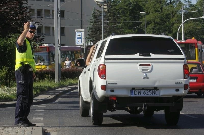 Zamknięty most Zwierzyniecki: Policja pomogła Wielkiej Wyspie. Ale Kochanowskiego w korku