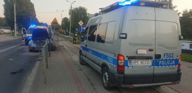 W sobotę (14 sierpnia) wieczorem w Zgierzu przy ul. 1 Maja, na odcinku Orla-Łąkowa, doszło do wypadku, w którym ucierpiała kobieta kierująca osobowym audi.