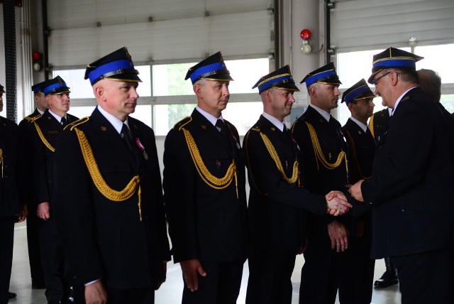 Podczas uroczystości w Radomiu strażakom wręczono medale i odznaczenia.