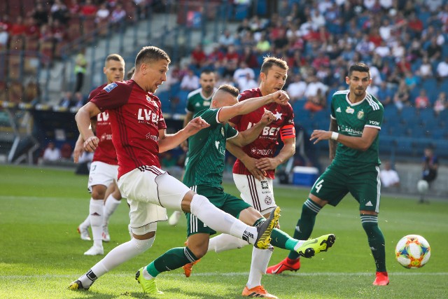 Śląsk Wrocław wygrał z Wisłą Kraków 1:0 w meczu 1. kolejki PKO Ekstraklasy, rozegranym w Krakowie. Oceniliśmy piłkarzy Śląska za występ w tym spotkaniu. Oceny w skali od 1 do 10, gdzie 10 to klasa światowa, a 1 to występ poniżej krytyki.WAŻNE - DO KOLEJNYCH ZDJĘĆ MOŻESZ PRZEJŚĆ ZA POMOCĄ STRZAŁEK LUB GESTU