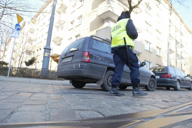 1,6 mln zł brakuje Straży Miejskiej Wrocławia na pensje, nagrody a nawet na paliwo/zdjęcie ilustracyjne